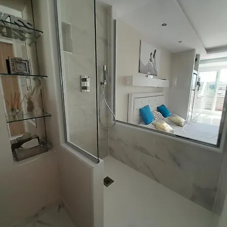 Golden Paradise 007 Helio 25 * Agde