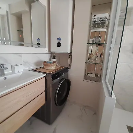 Golden Paradise 007 Helio 25 * Agde