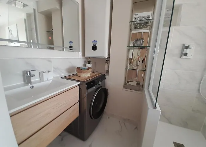 Golden Paradise 007 Helio 25 * Agde